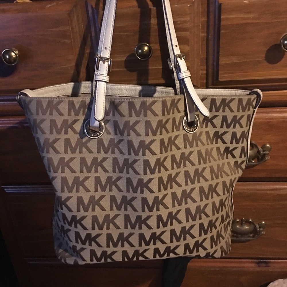 Michael Kors purse